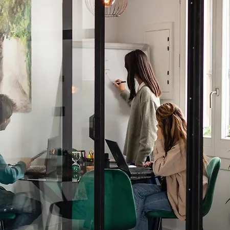 アパート Worklife - Luxury & Coworking In グラサレマ